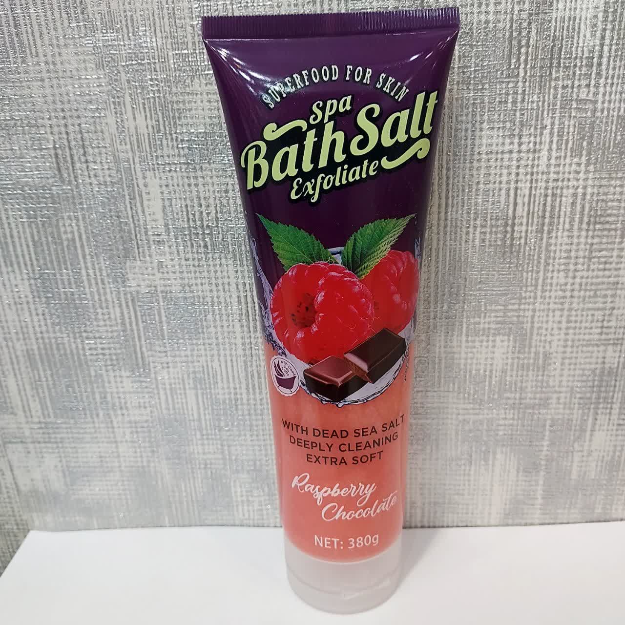 اسکراب و نمک حمام اسپا مدل تمشک و شکلات (Raspberry & Chocolate) - وزن ۳۸۰ گرم